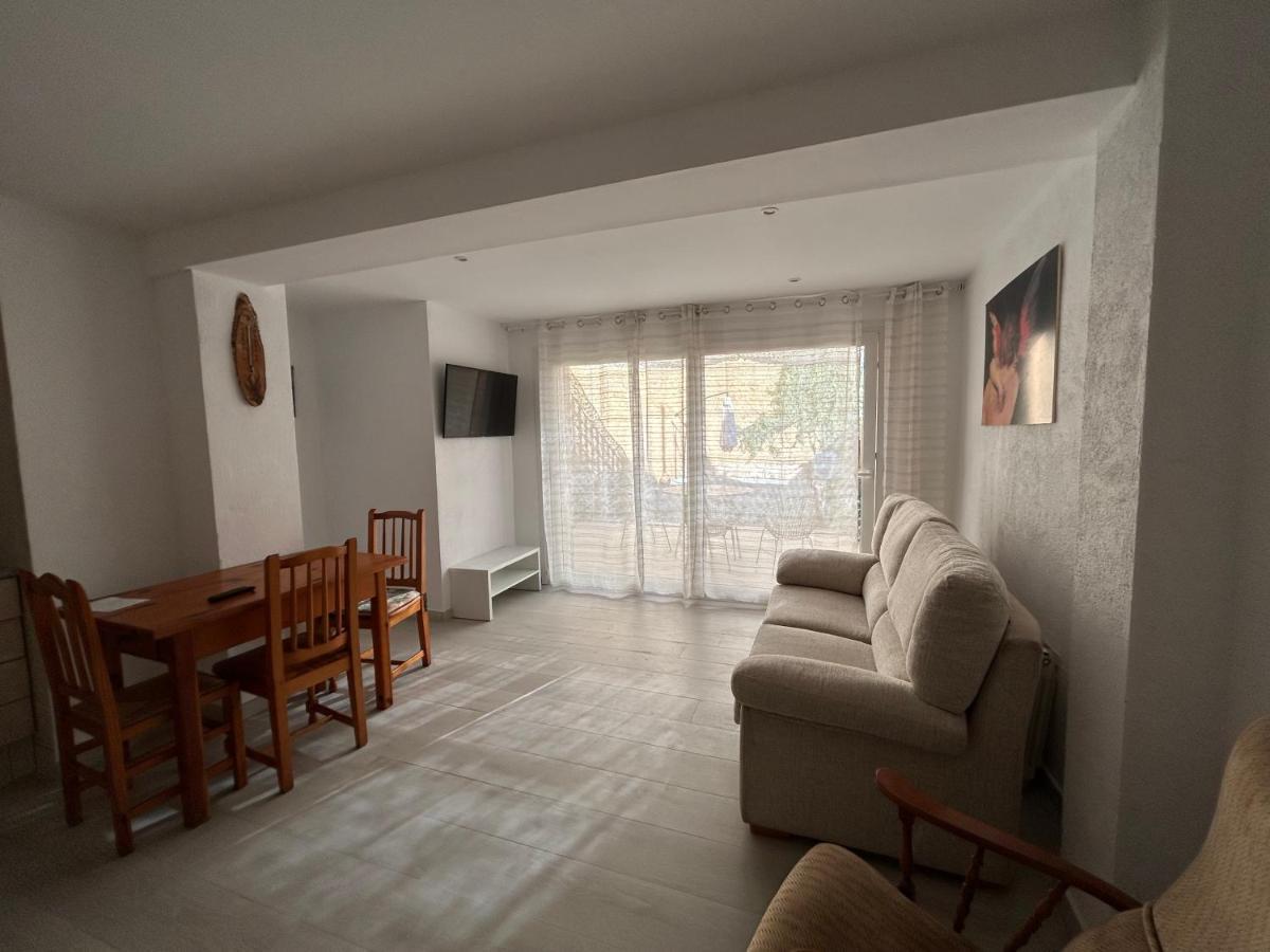 Costa Brava Apartments بالافروجيل المظهر الخارجي الصورة