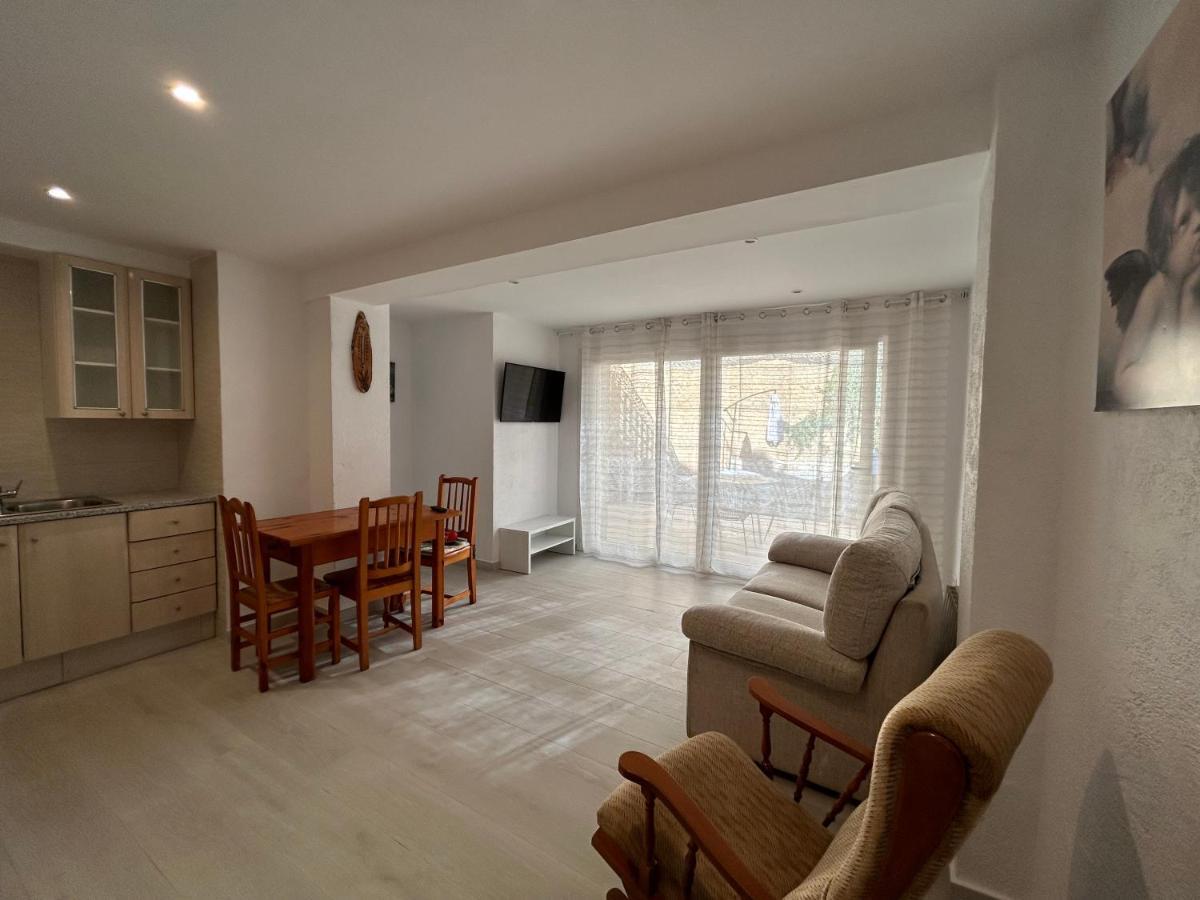 Costa Brava Apartments بالافروجيل المظهر الخارجي الصورة